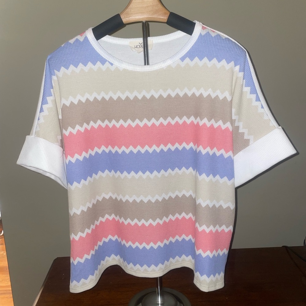 Hopely Brand Chevron Top with Rolled Sleeves. Size Small. NWOT. Never Worn.